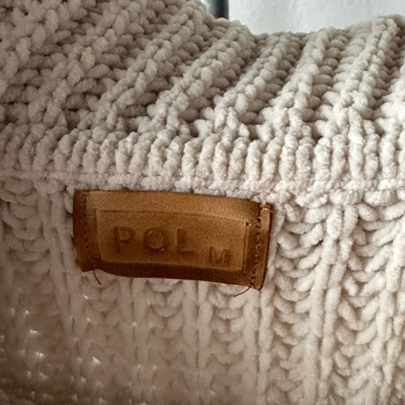 POL Chunky Cable Knit Cowl Neck Cropped Sweater Size Medium - Picture 2 of 3